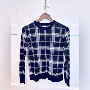 Black and white, slim fit plaid sweater